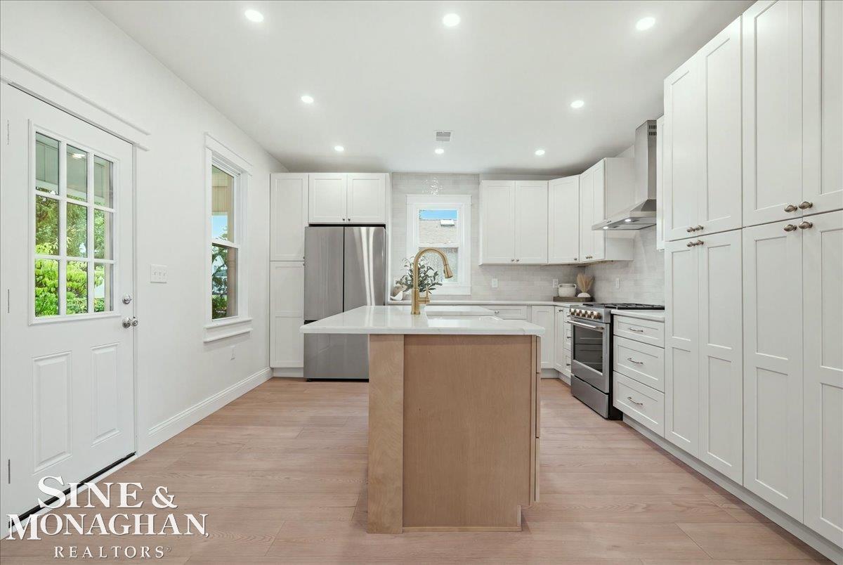 1015 Cass Street Property Photo 2