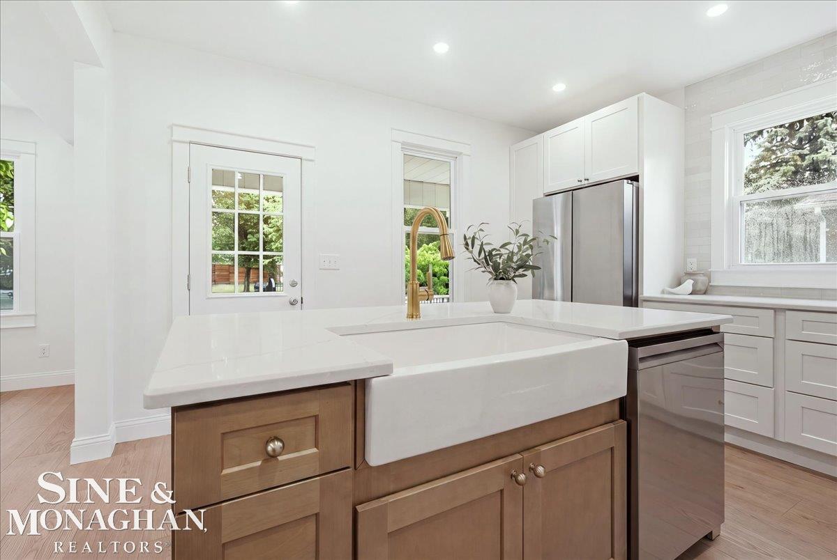 1015 Cass Street Property Photo 5
