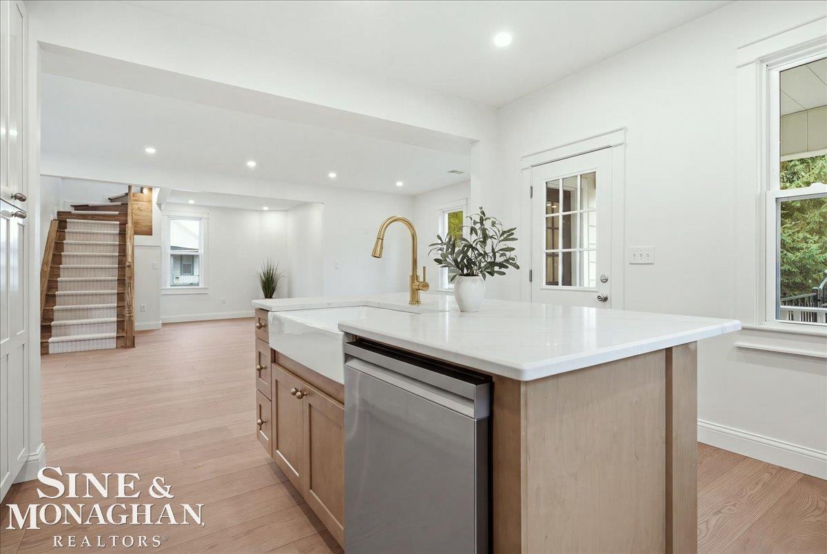 1015 Cass Street Property Photo 6
