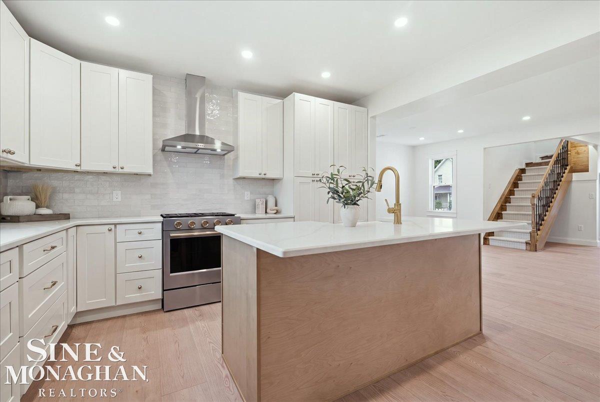 1015 Cass Street Property Photo 8