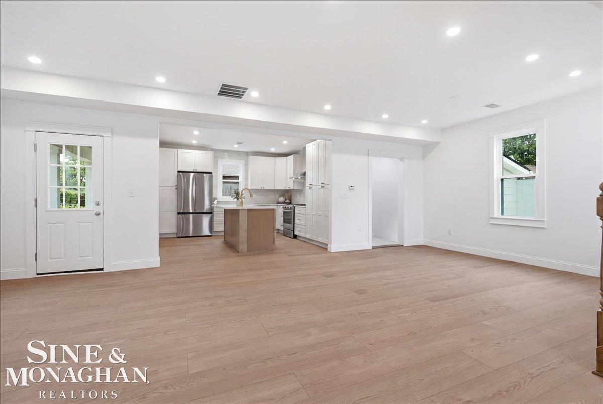 1015 Cass Street Property Photo 9