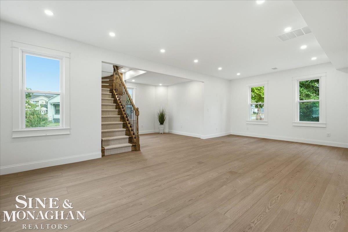 1015 Cass Street Property Photo 14