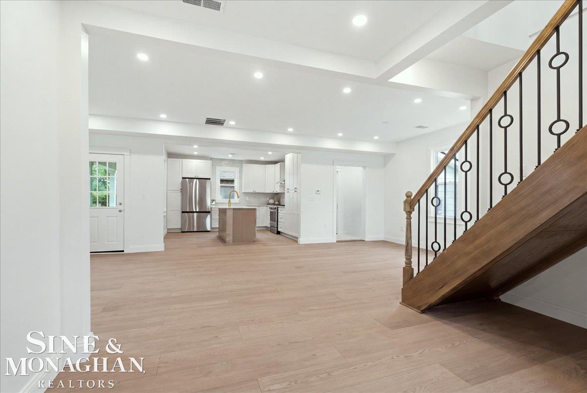 1015 Cass Street Property Photo 21