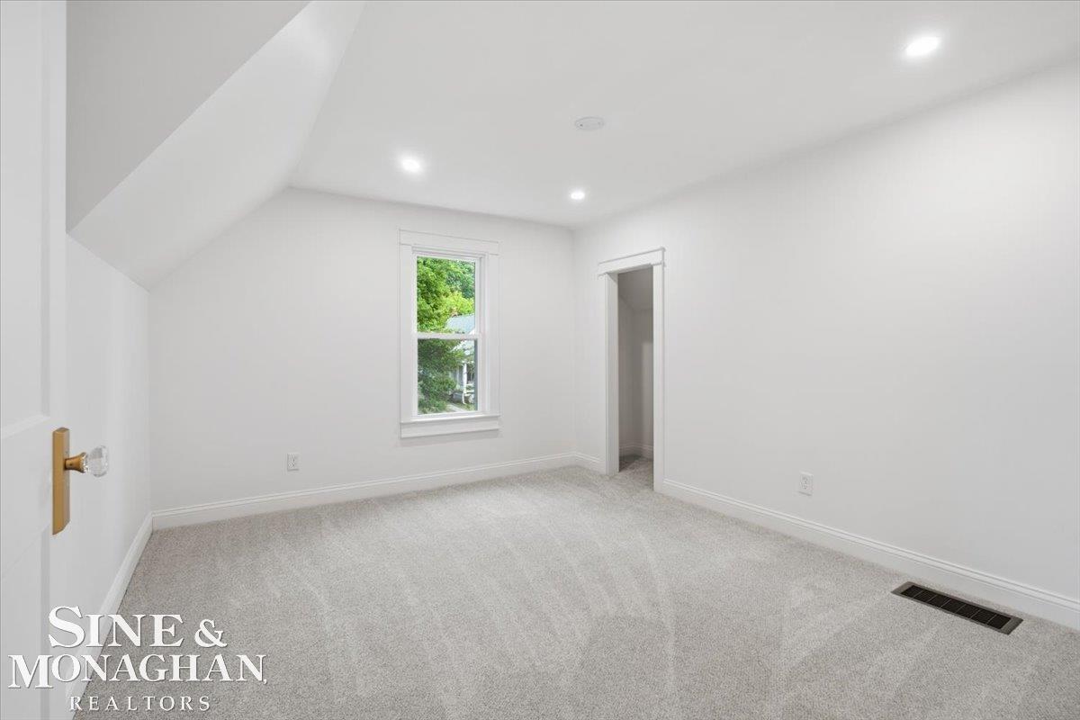 1015 Cass Street Property Photo 29