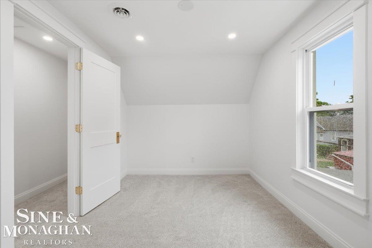 1015 Cass Street Property Photo 33