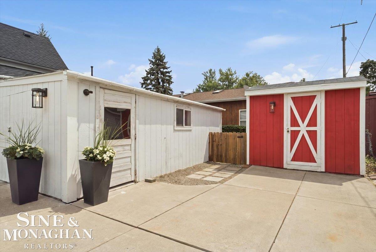 1015 Cass Street Property Photo 39