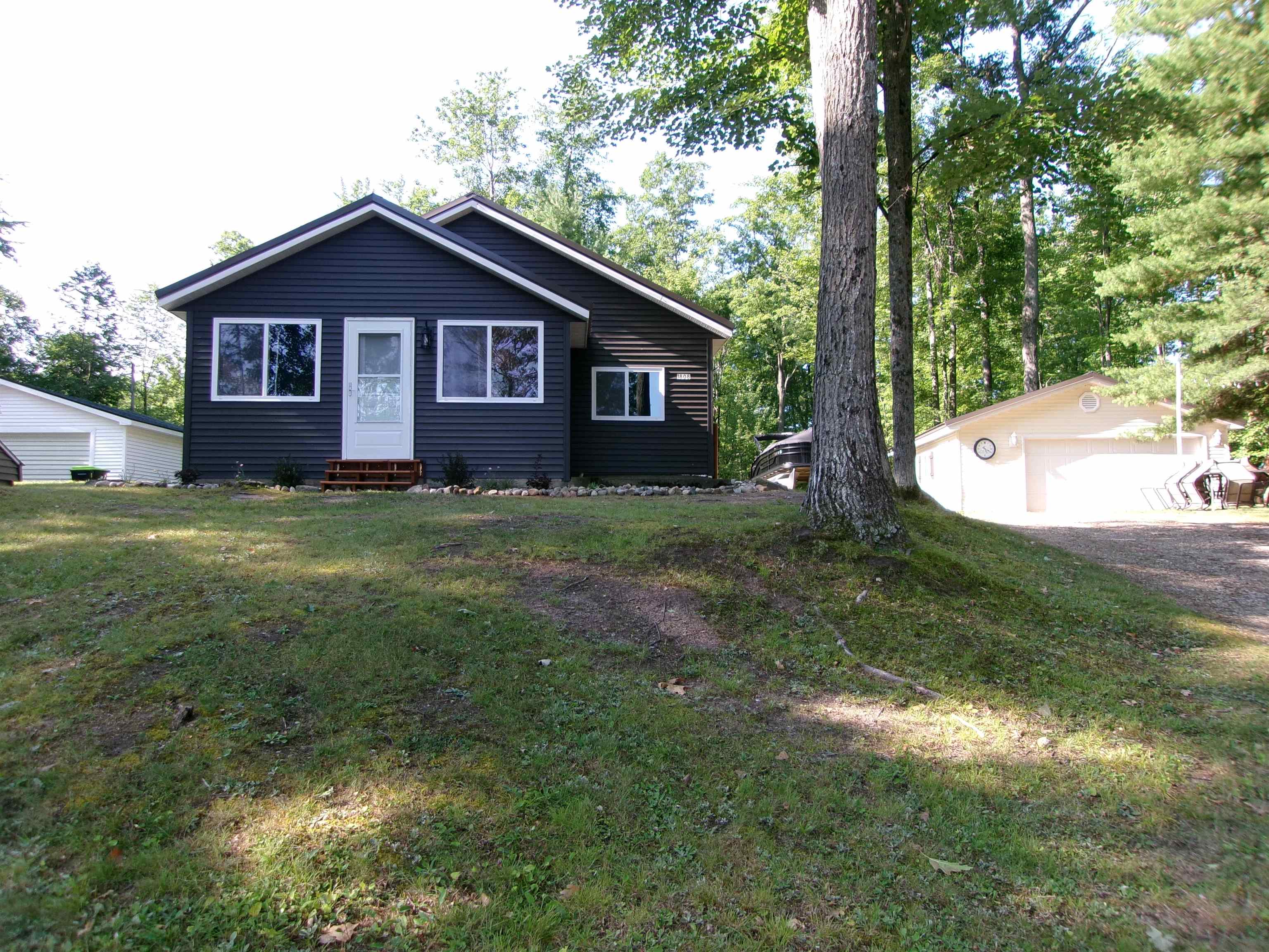 1808 Arbor Drive Property Photo 3
