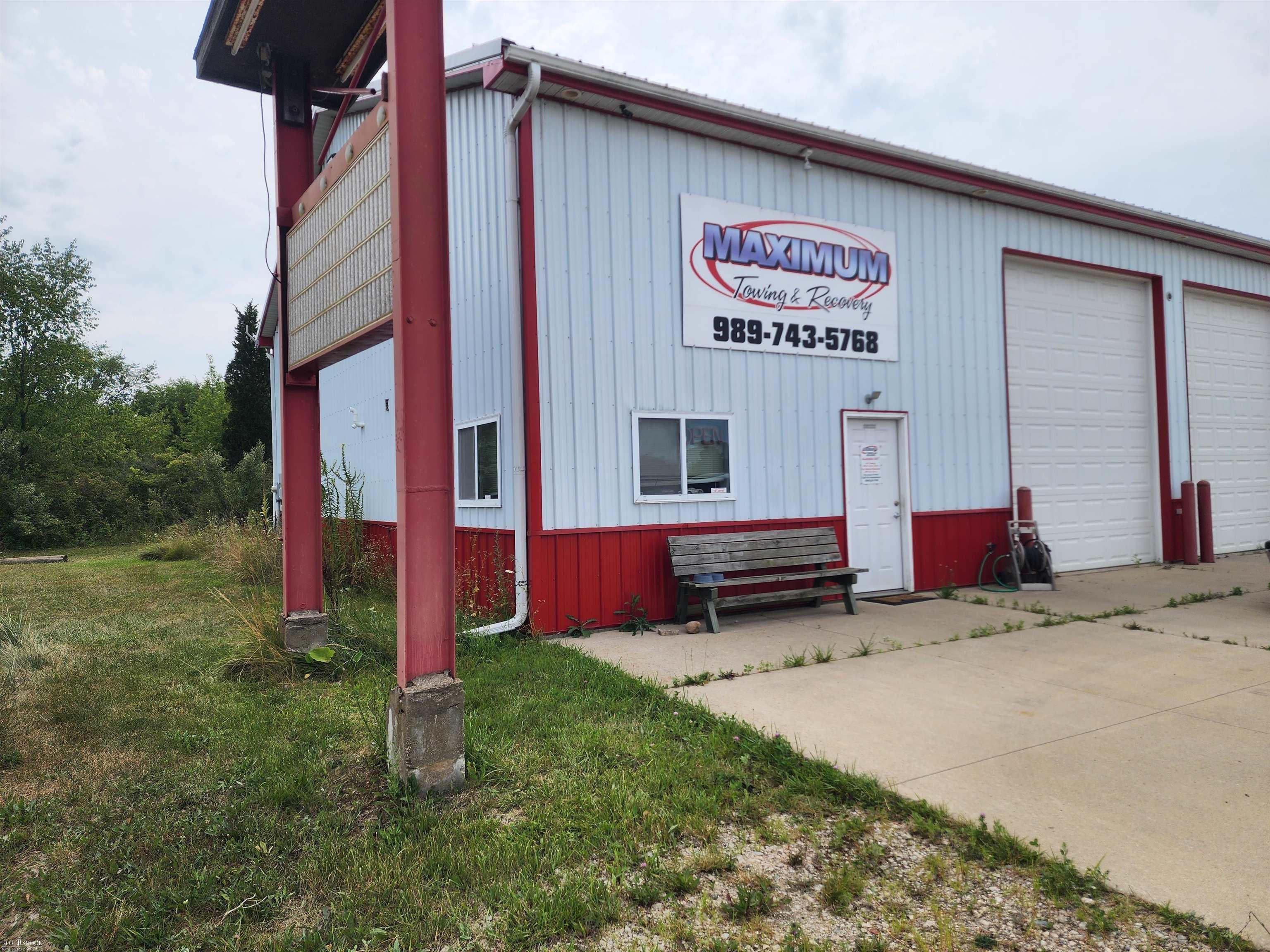 4040 E M-71 Highway Property Photo 1
