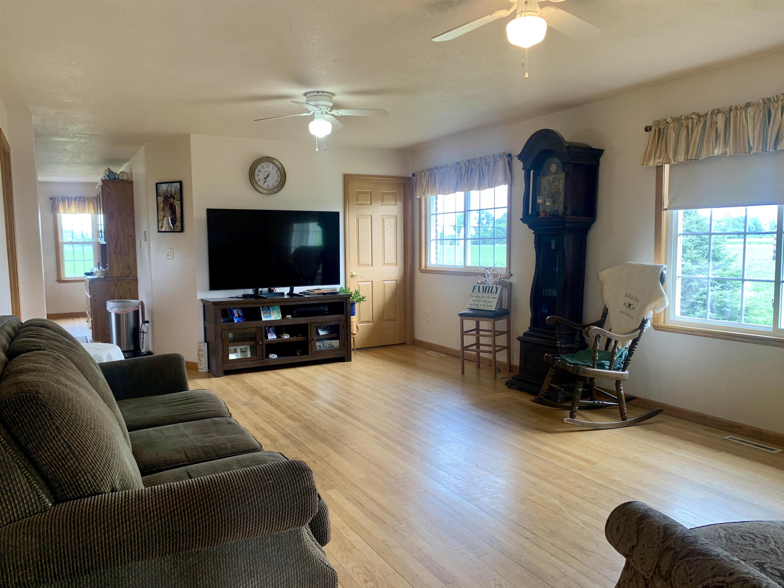 3447 E Bessinger Road Property Photo 6