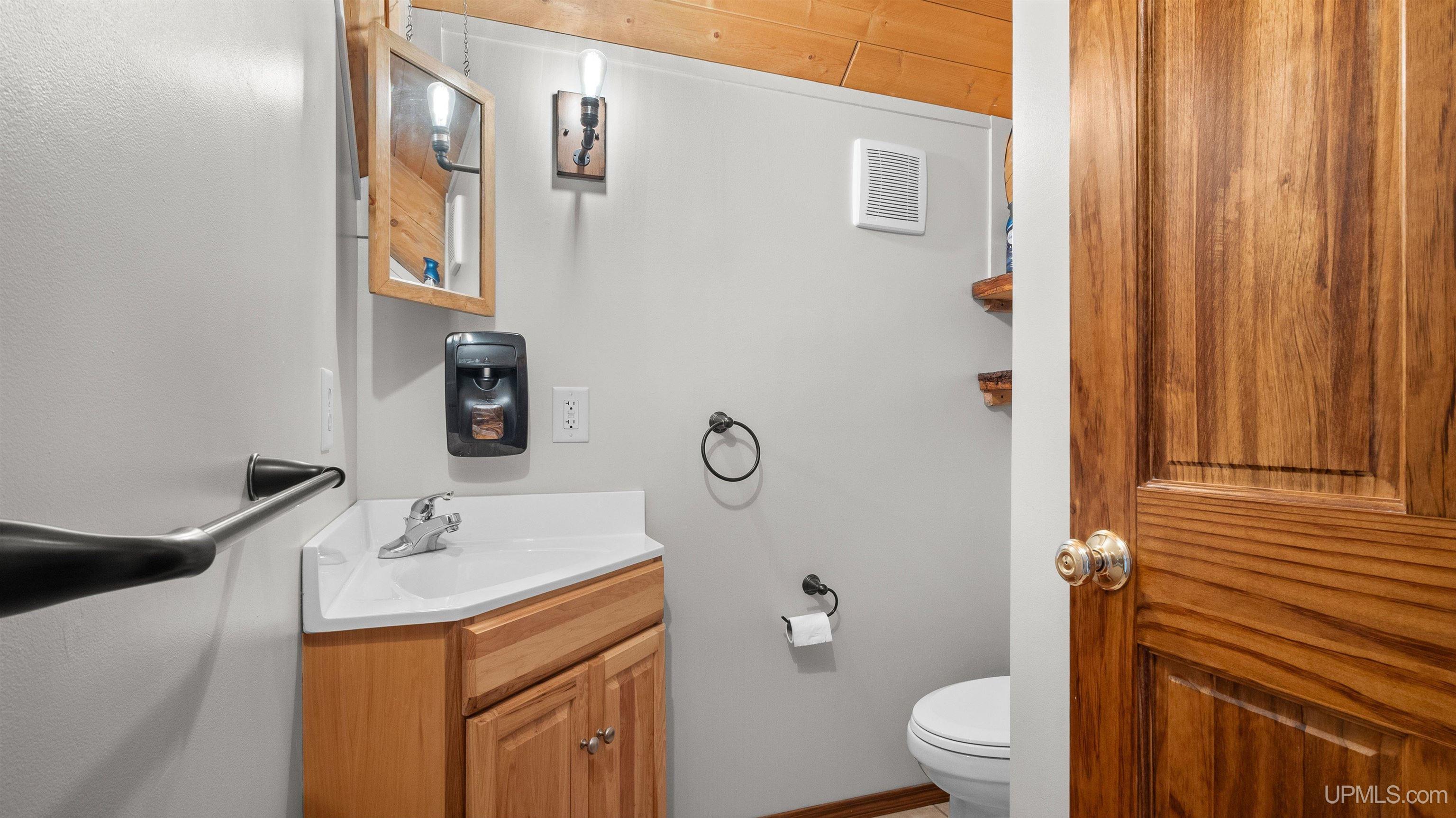 1072 M35 Highway Property Photo 16