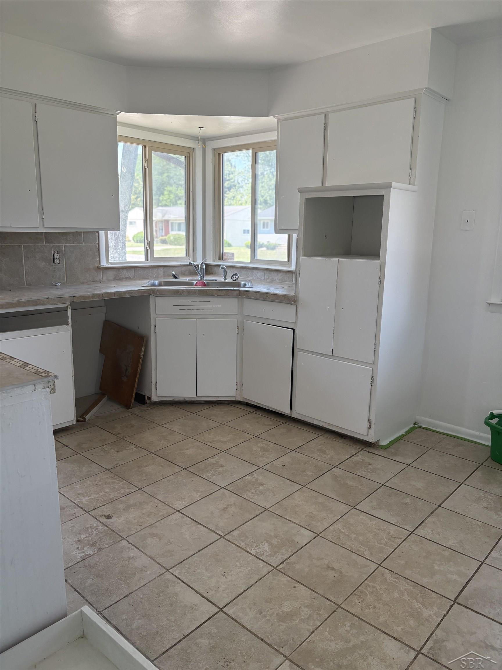 4672 N Gregory Street Property Photo 2