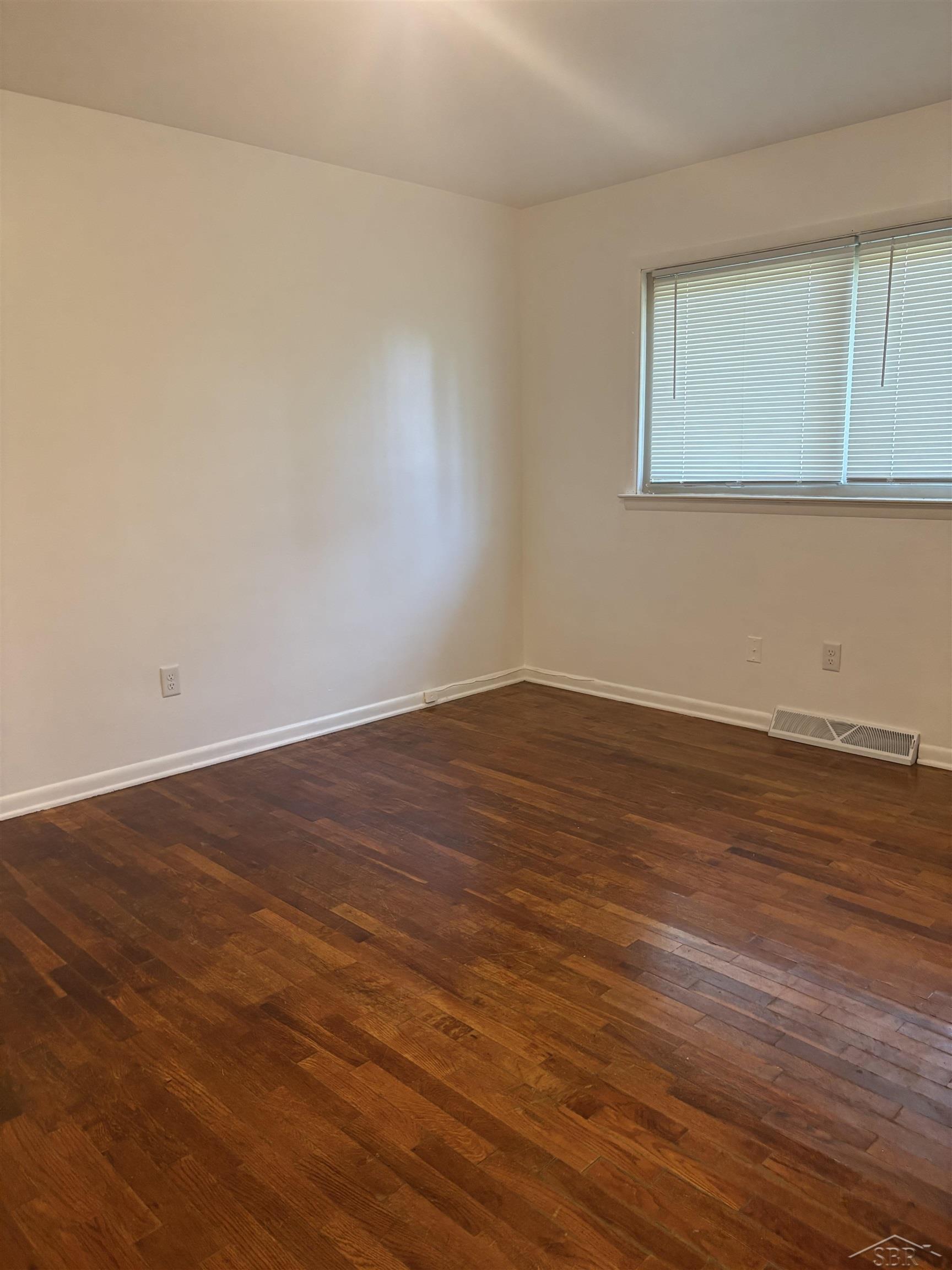 4672 N Gregory Street Property Photo 6