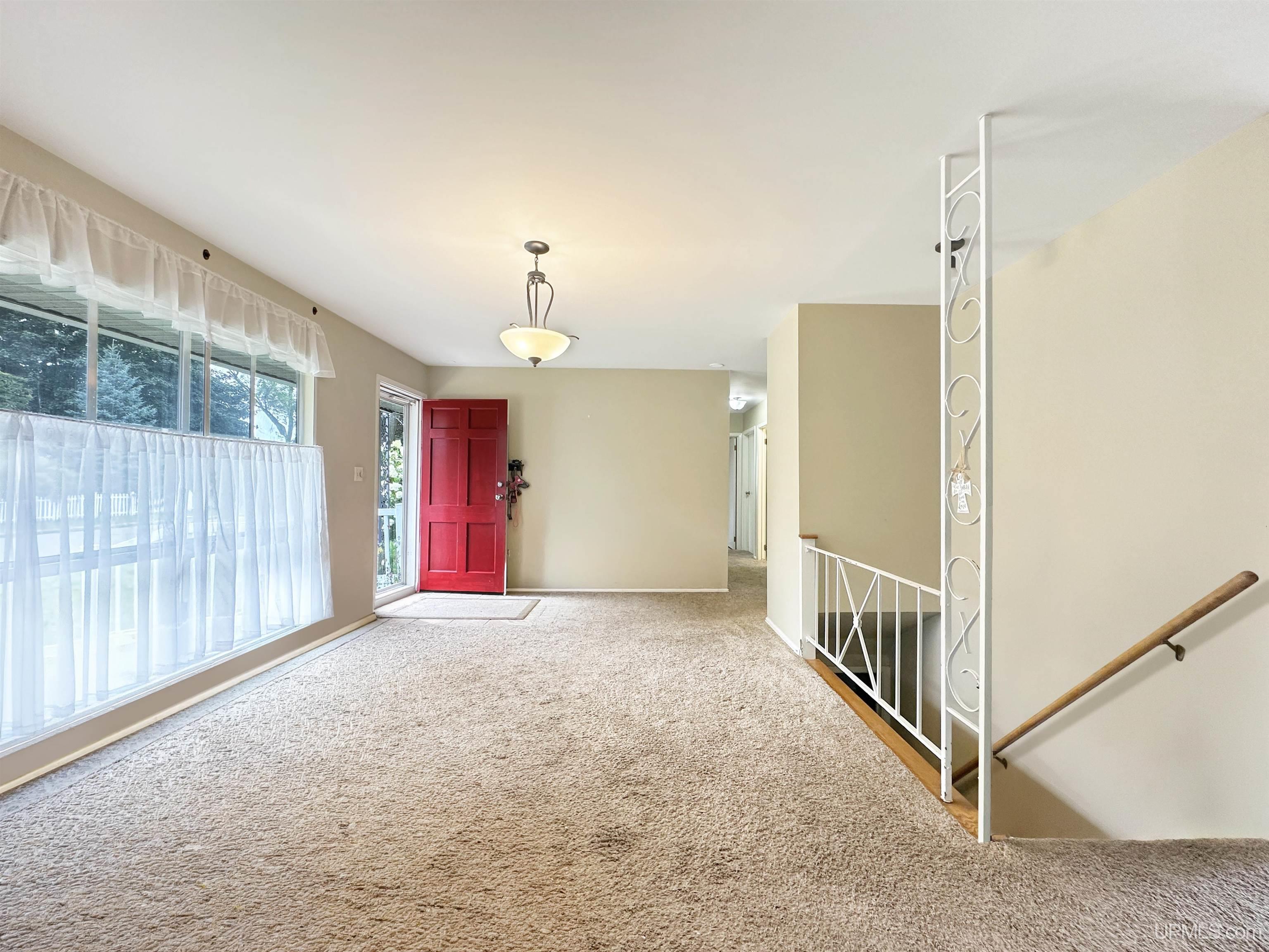 2109 S 12th Ave Avenue Property Photo 4