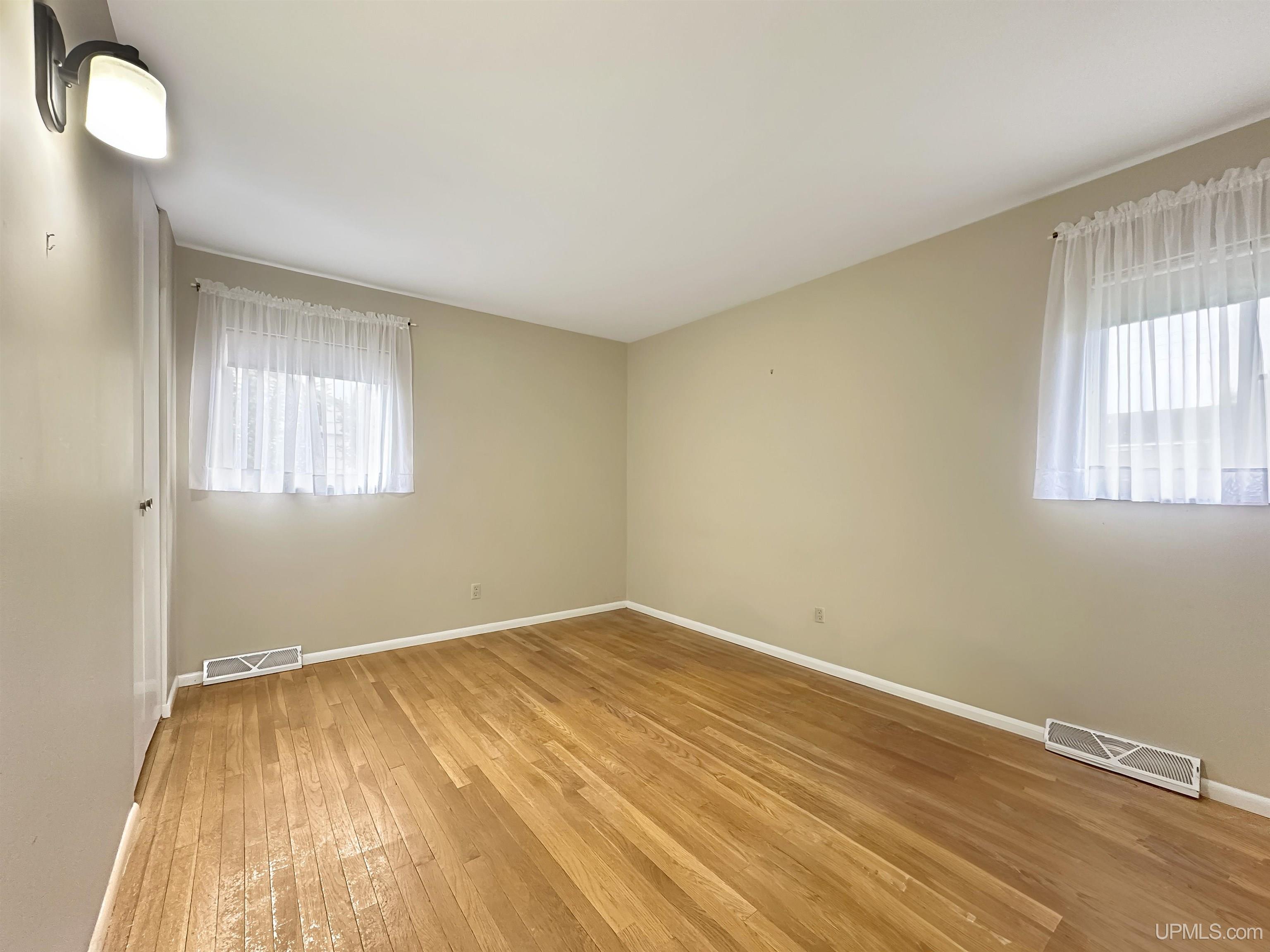 2109 S 12th Ave Avenue Property Photo 9