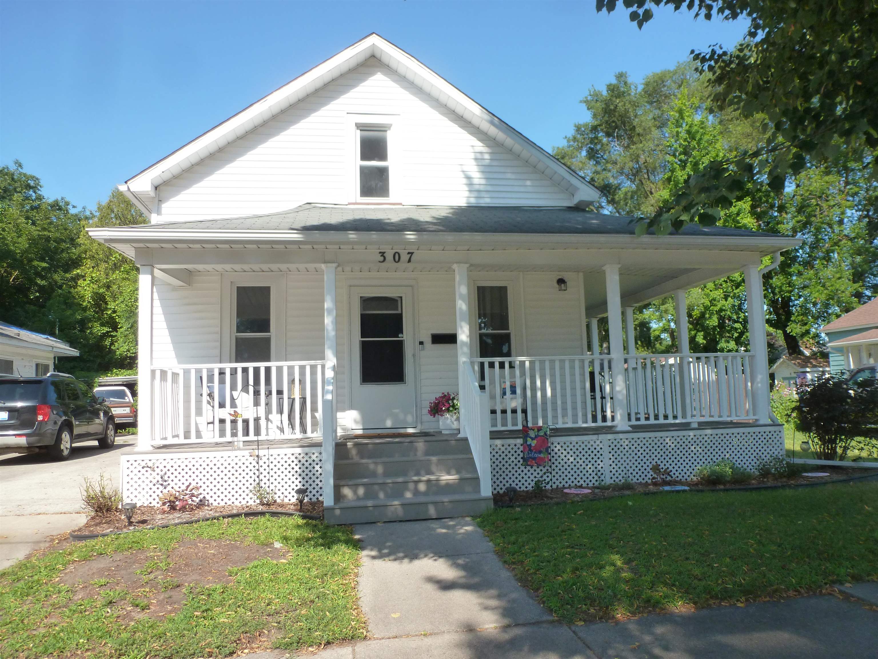 307 King Street Property Photo 1