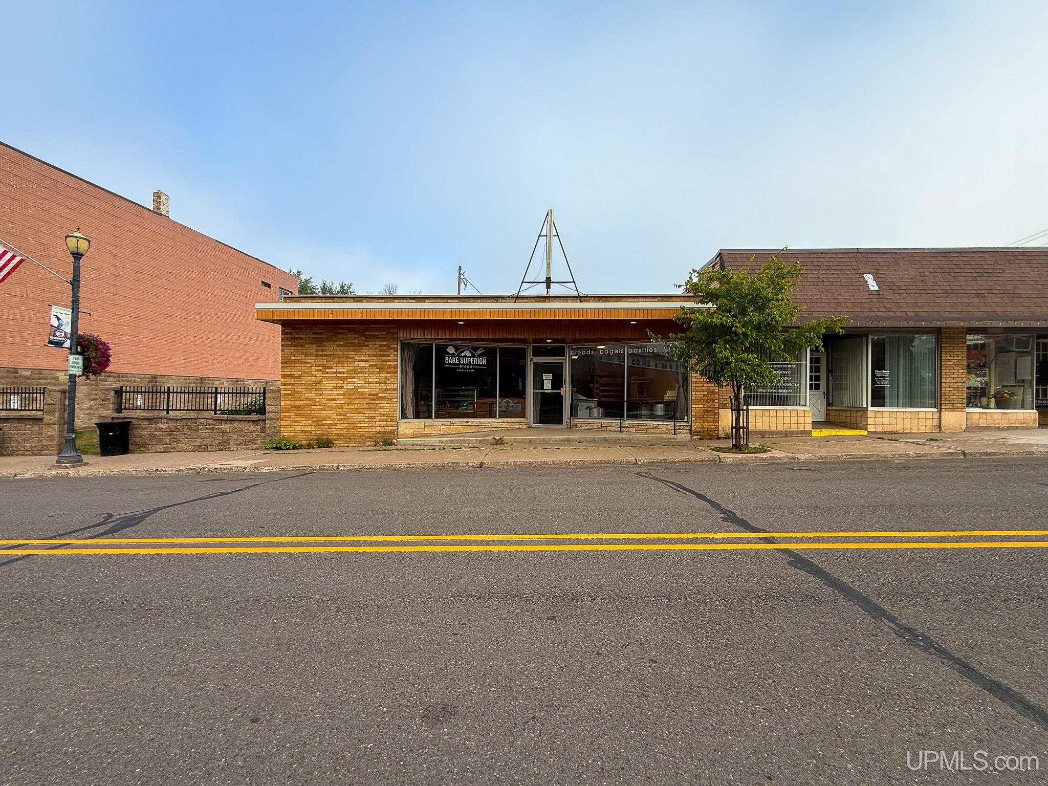 230 E Aurora Street Property Photo 4