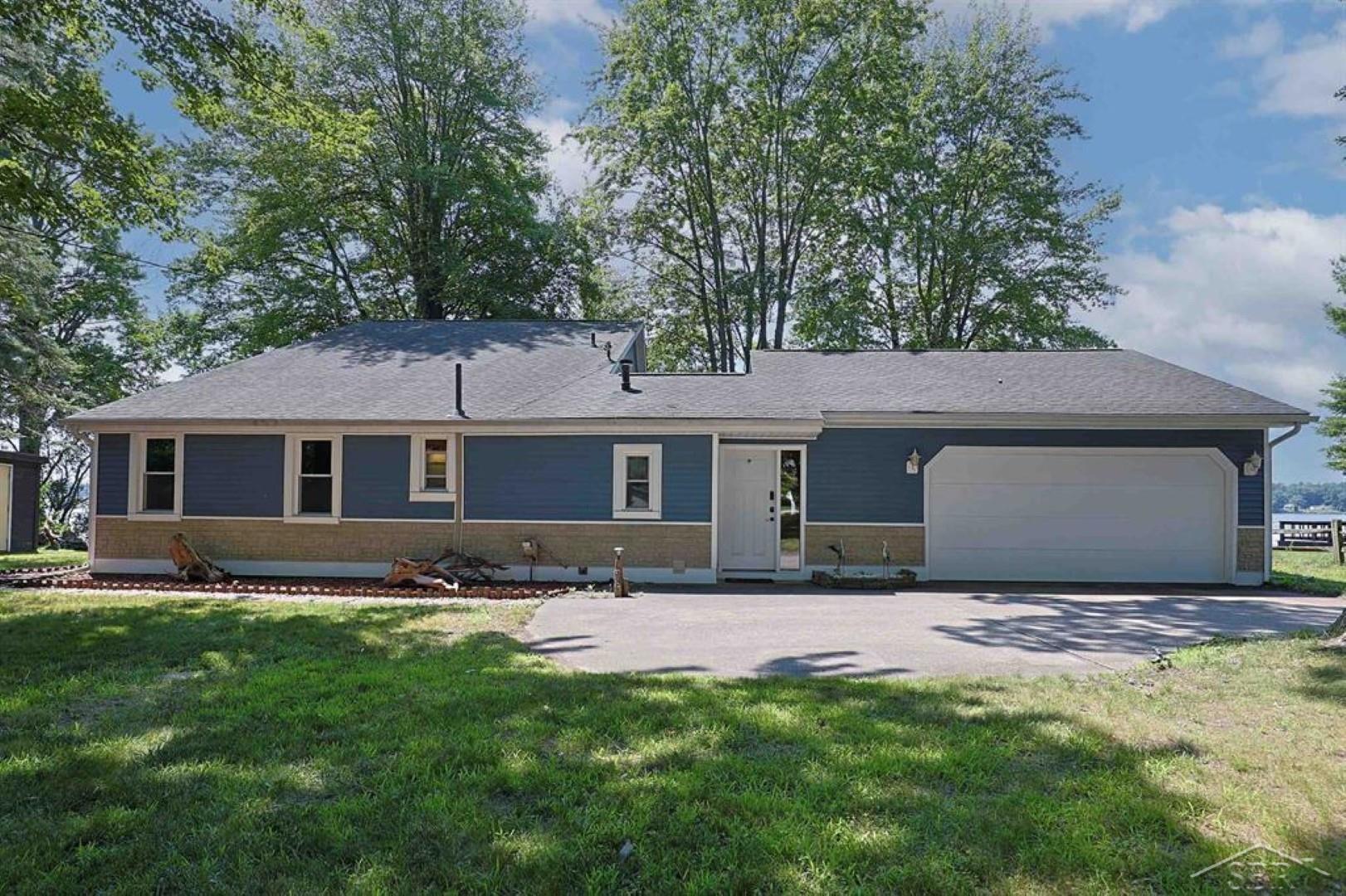 2669 N Lakeview Drive Property Photo 1