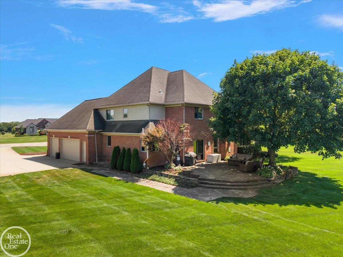 69497 Meadowbrook Lane Property Photo 3