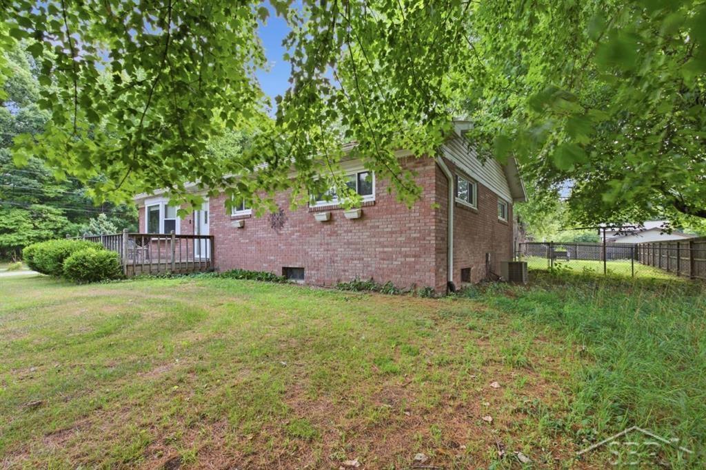 1072 E Stewart Road Property Photo 3
