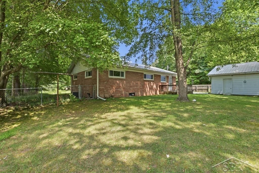 1072 E Stewart Road Property Photo 8