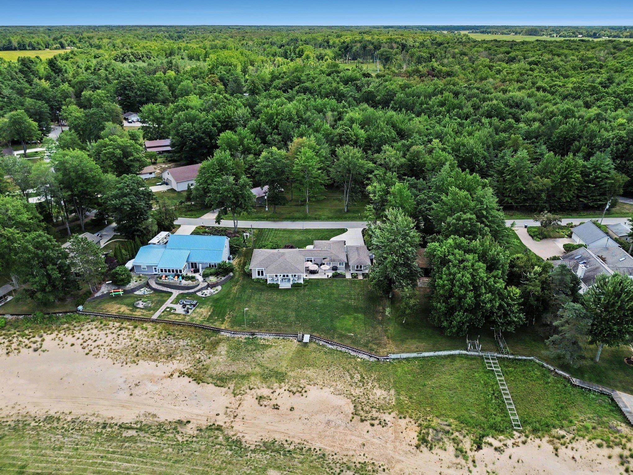 71 E Lakeshore Drive Property Photo 5