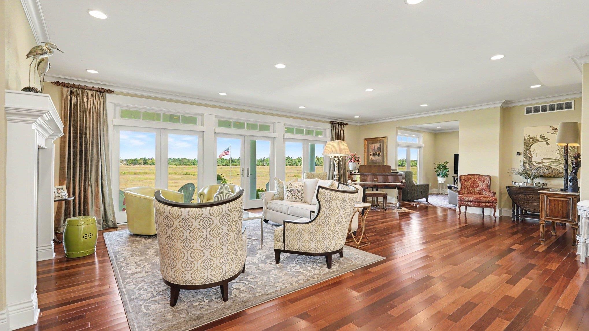 71 E Lakeshore Drive Property Photo 10