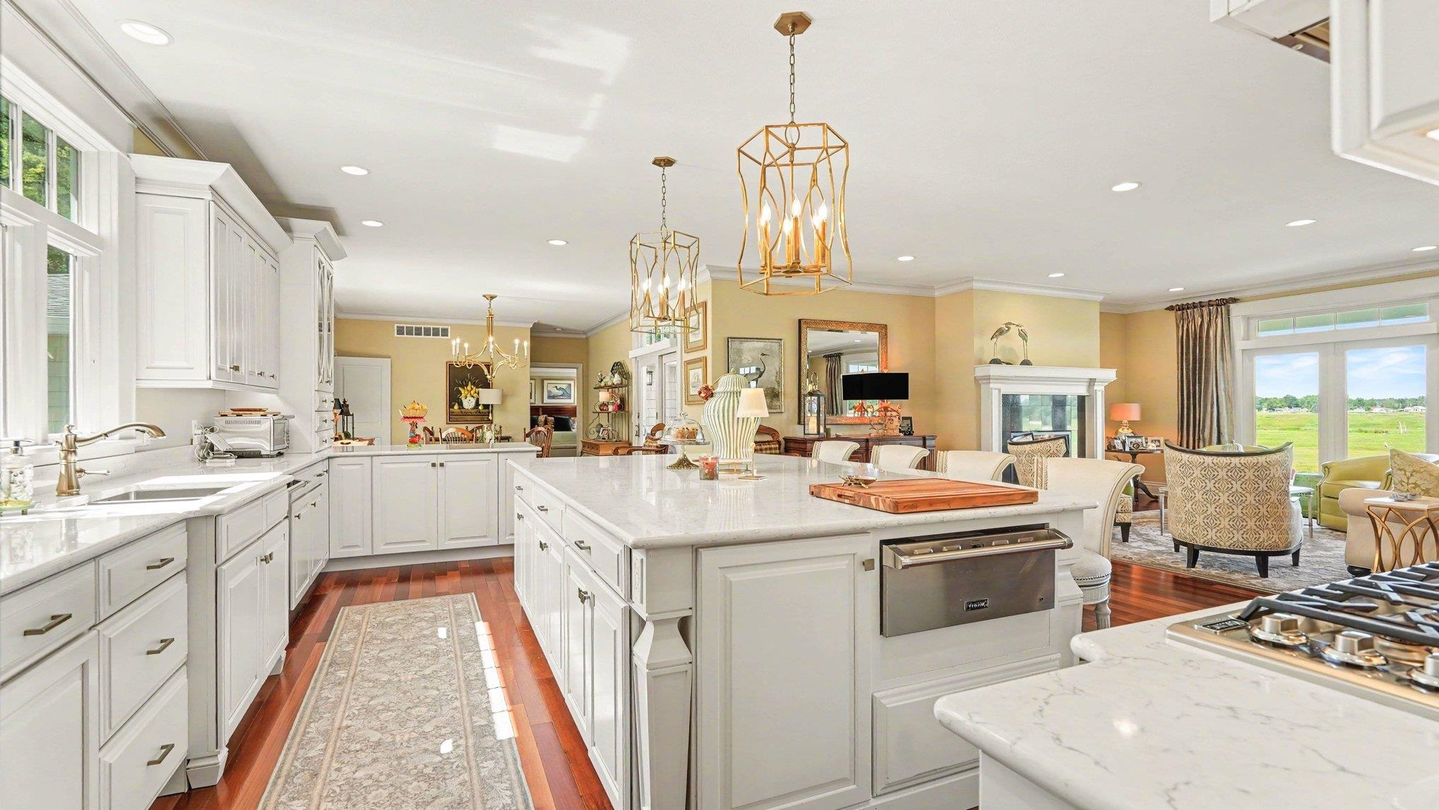 71 E Lakeshore Drive Property Photo 13
