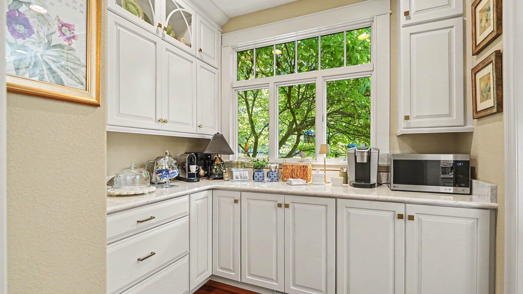 71 E Lakeshore Drive Property Photo 20