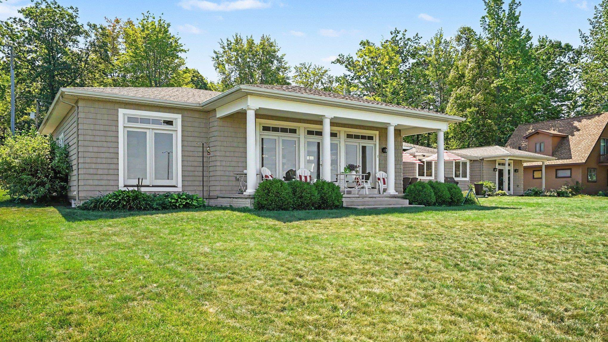 71 E Lakeshore Drive Property Photo 37