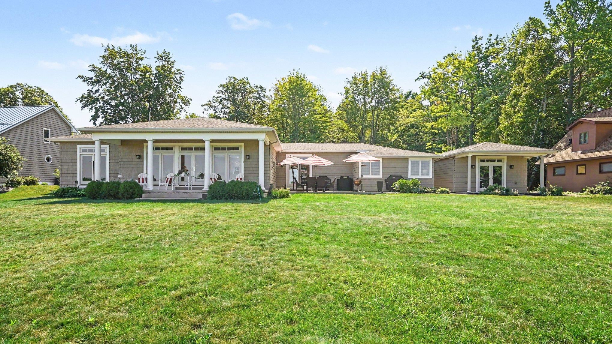71 E Lakeshore Drive Property Photo 38