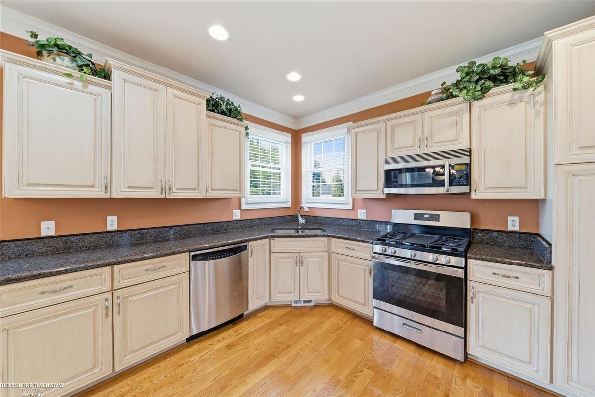 16080 Harvest Spring Lane Property Photo 18