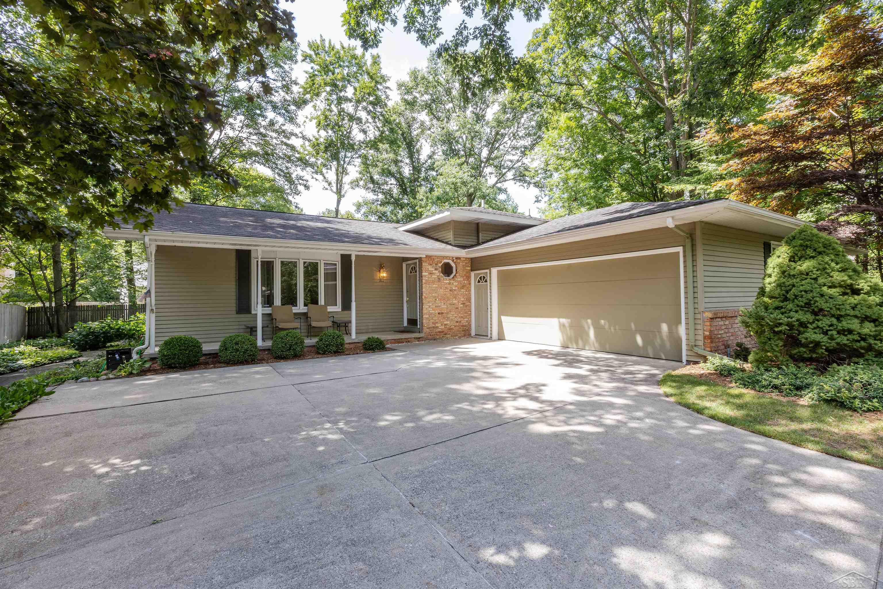 5 Robin Court