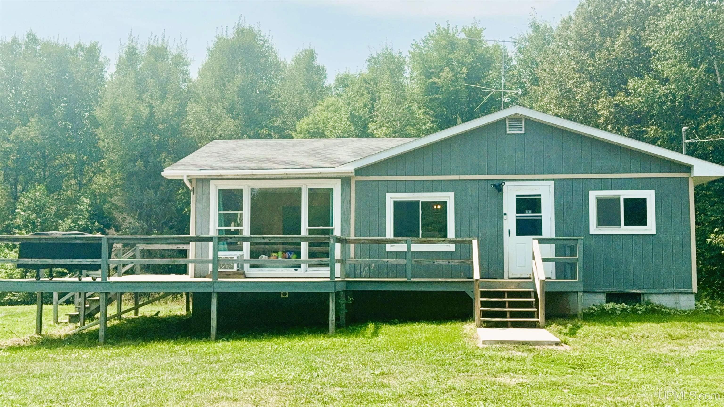 W9214 Sunset Lane Property Photo 1