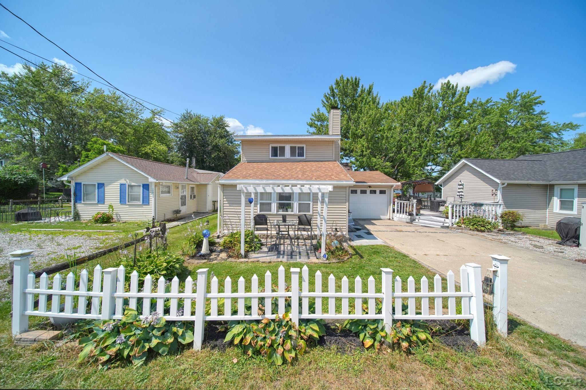 10875 W Ferndale Drive Property Photo 2