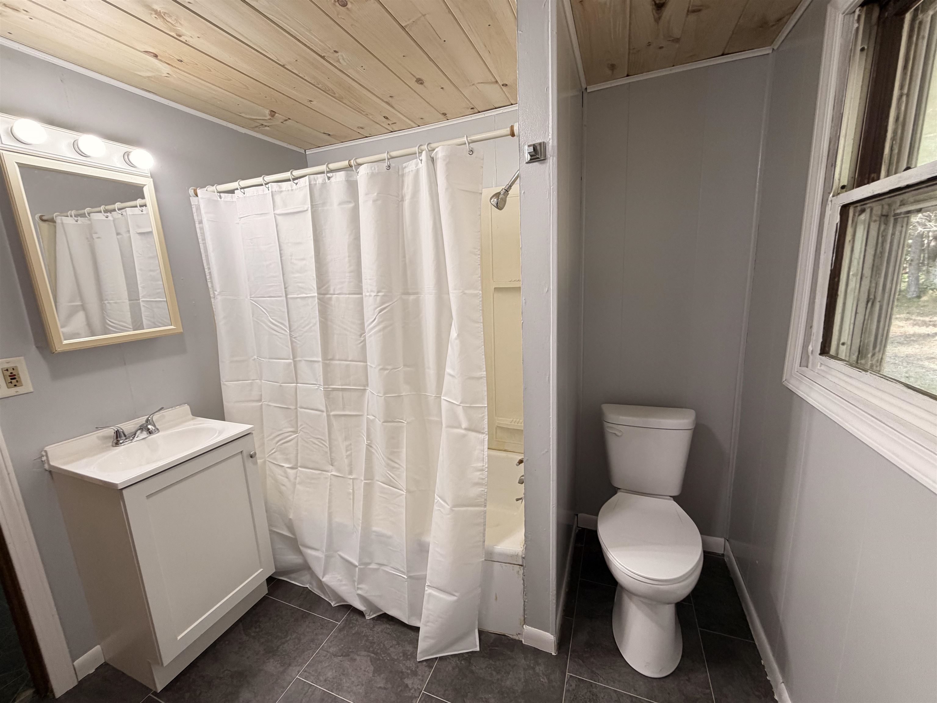 619 Beverly Drive Property Photo 11