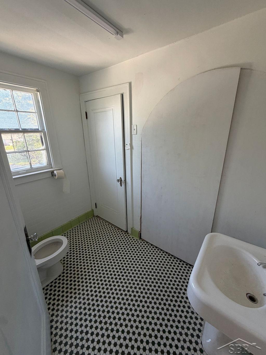 4058 State Street Property Photo 12