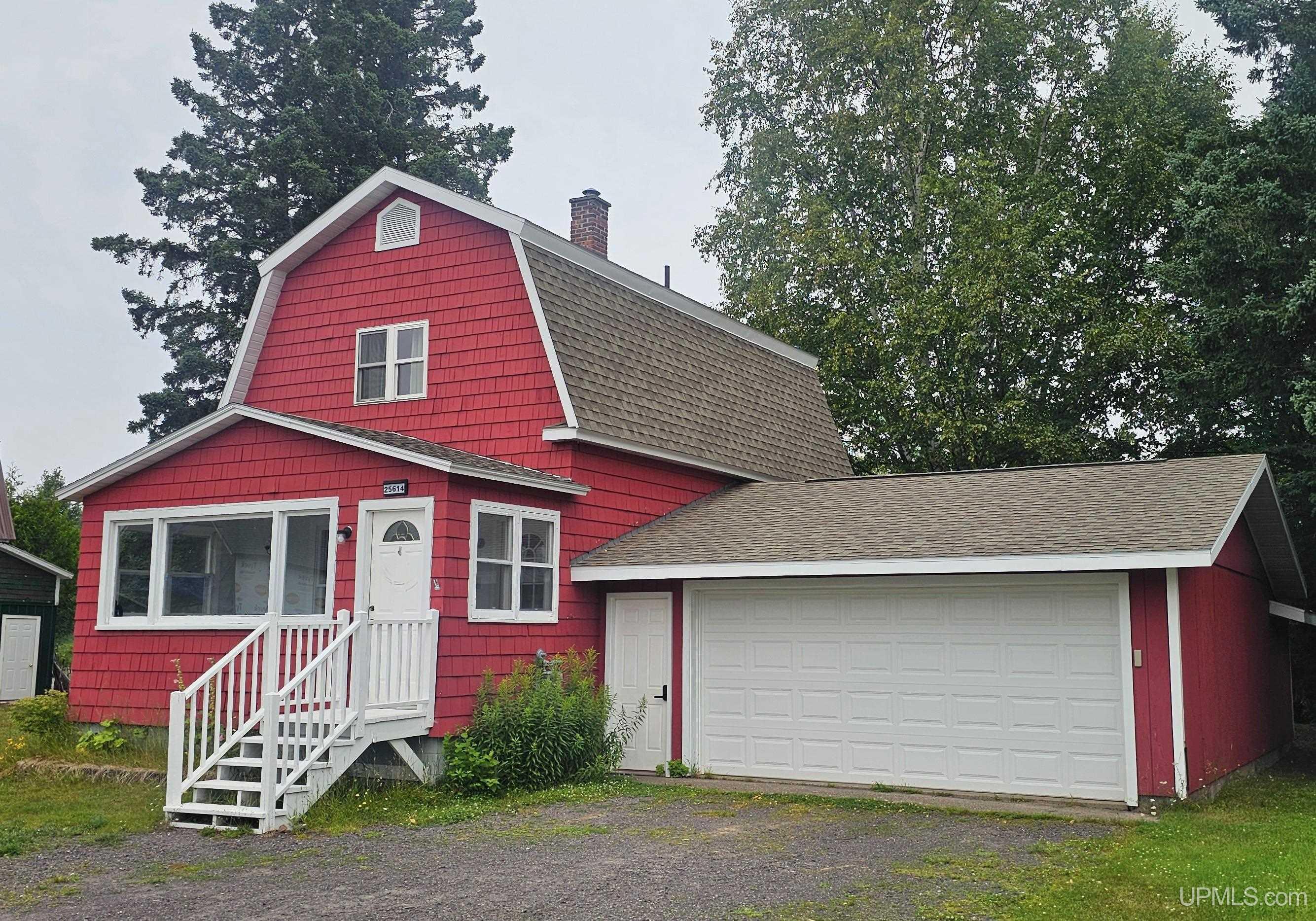 25614 Upper Street Property Photo 1