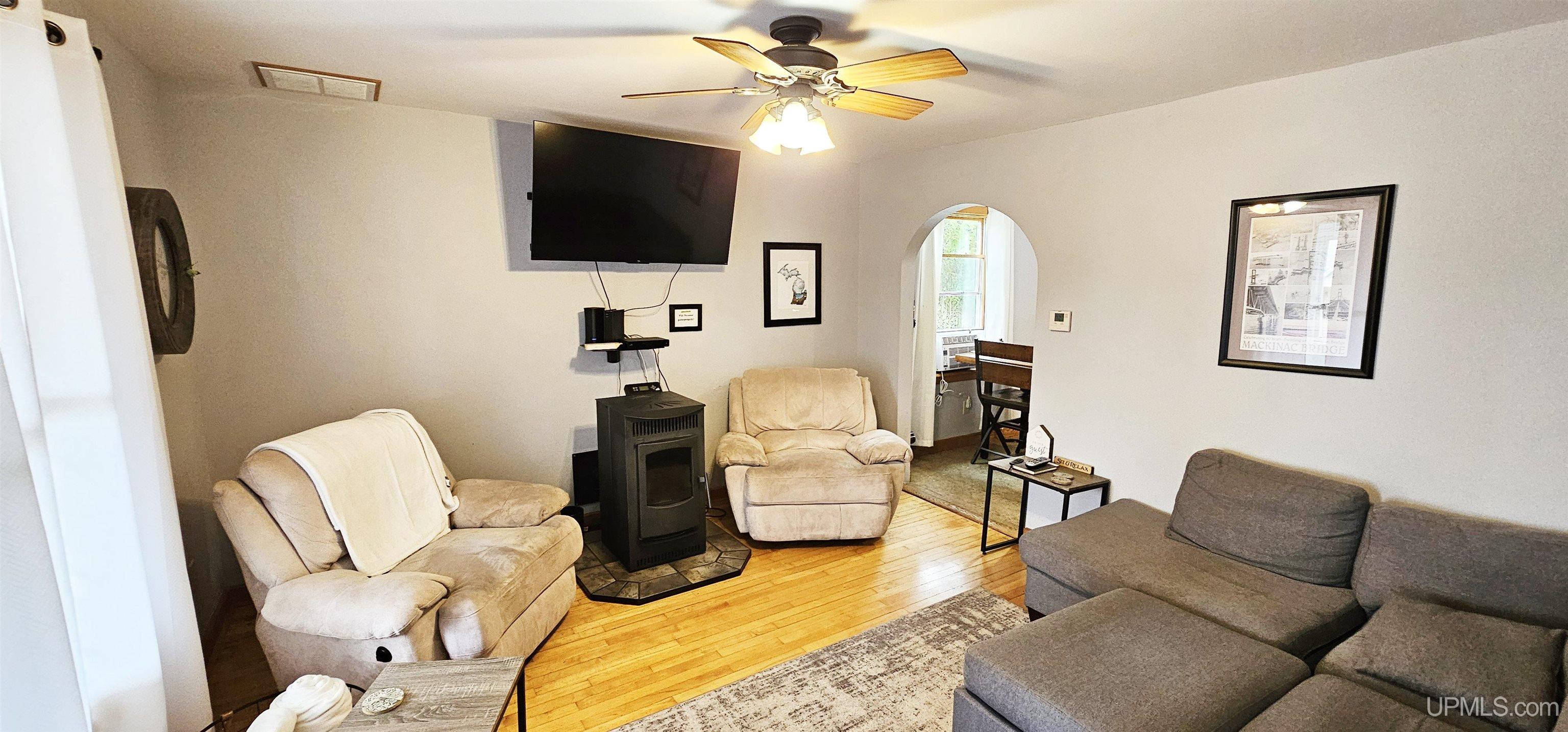 25614 Upper Street Property Photo 6