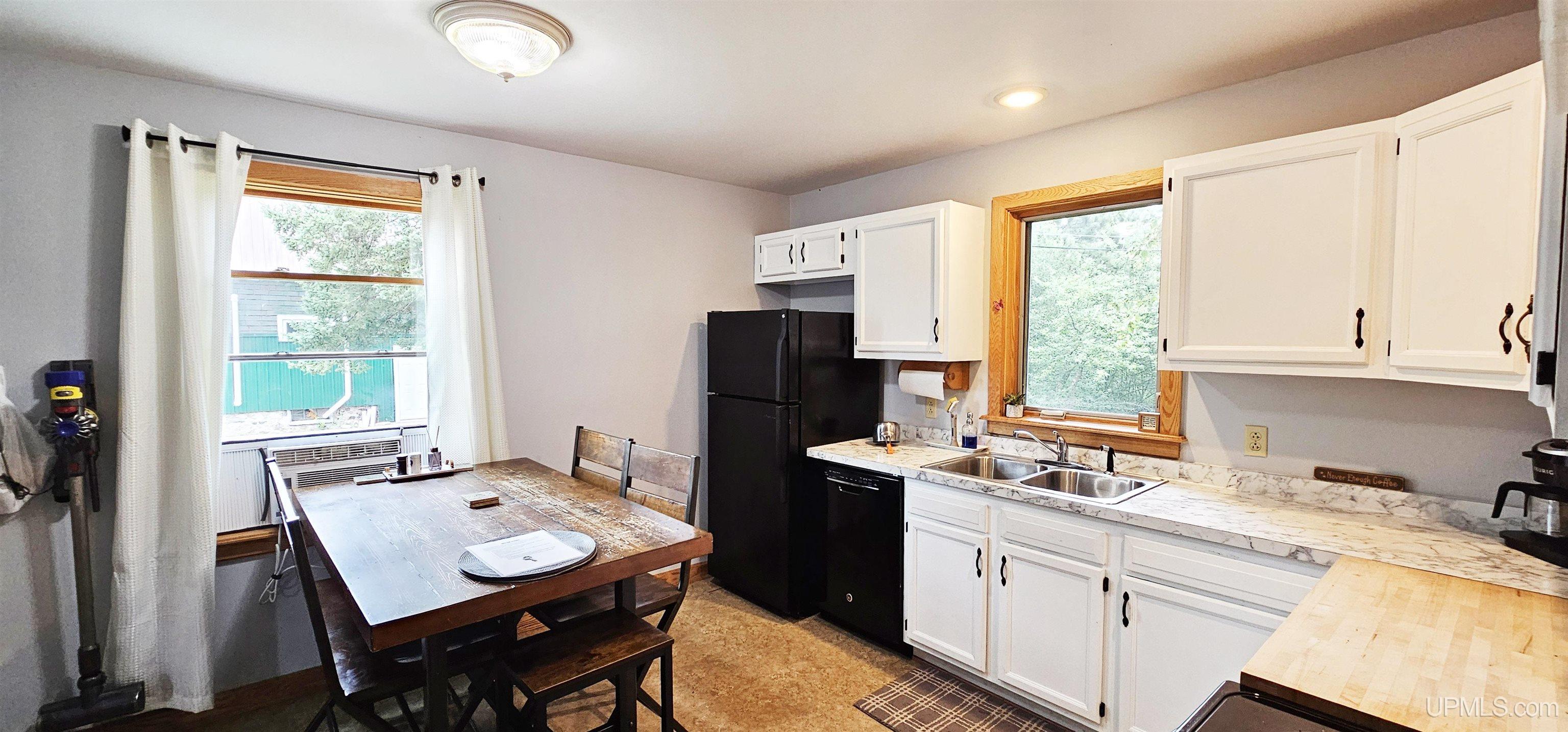 25614 Upper Street Property Photo 8