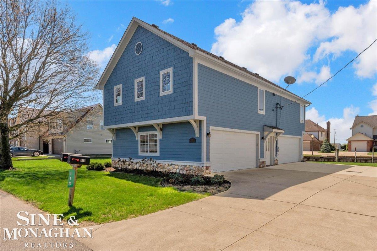 113 Roselawn Street Property Photo 3