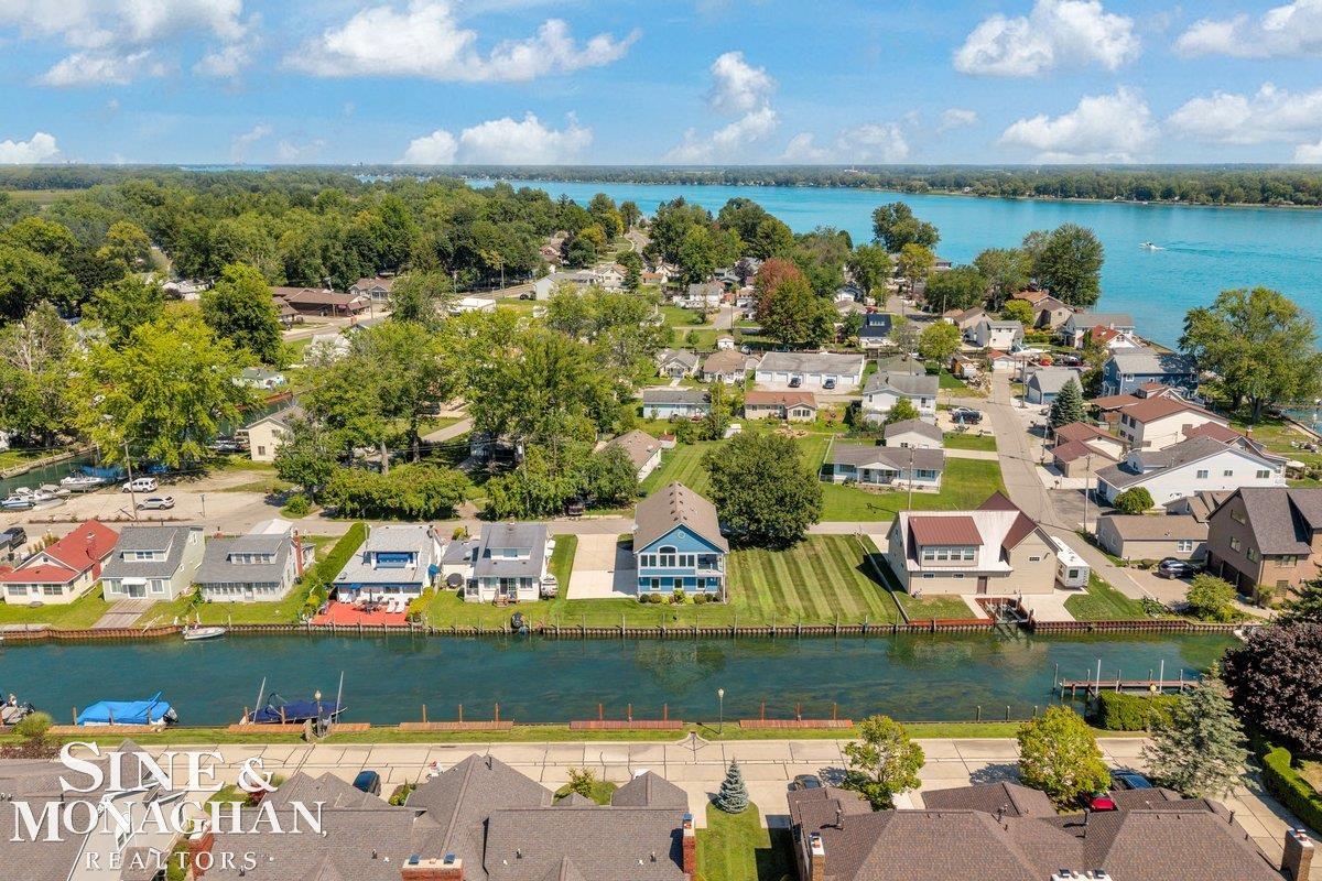 113 Roselawn Street Property Photo 8