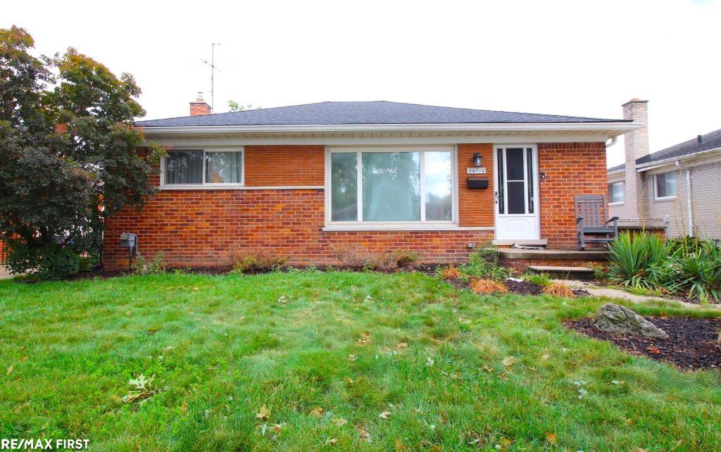 24914 Raven Avenue Property Photo 1