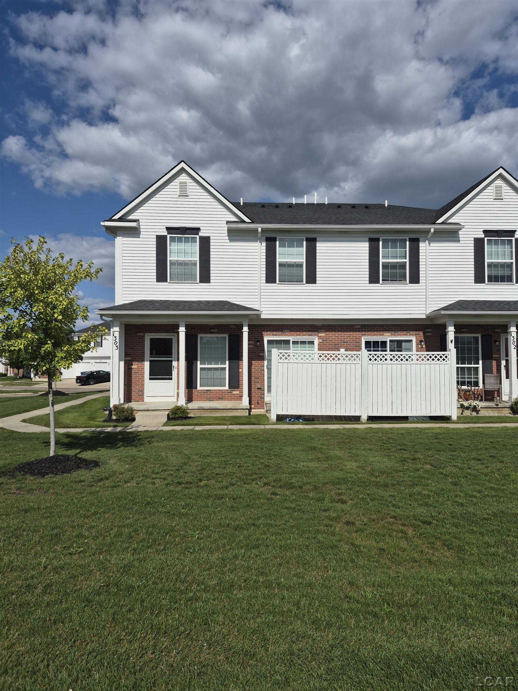 1303 Riversedge Dr Drive Property Photo 2