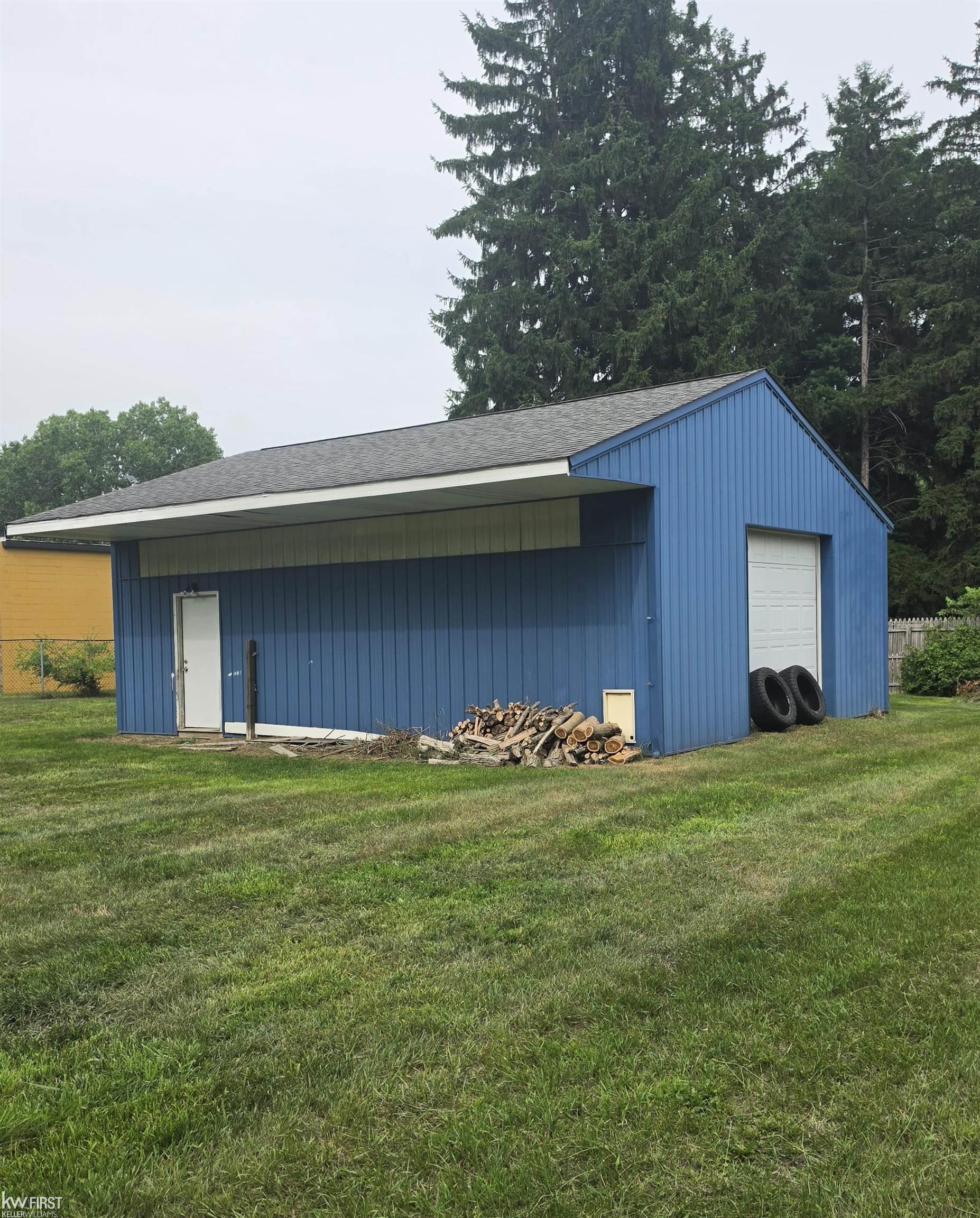 708 N Mill Street Property Photo 4