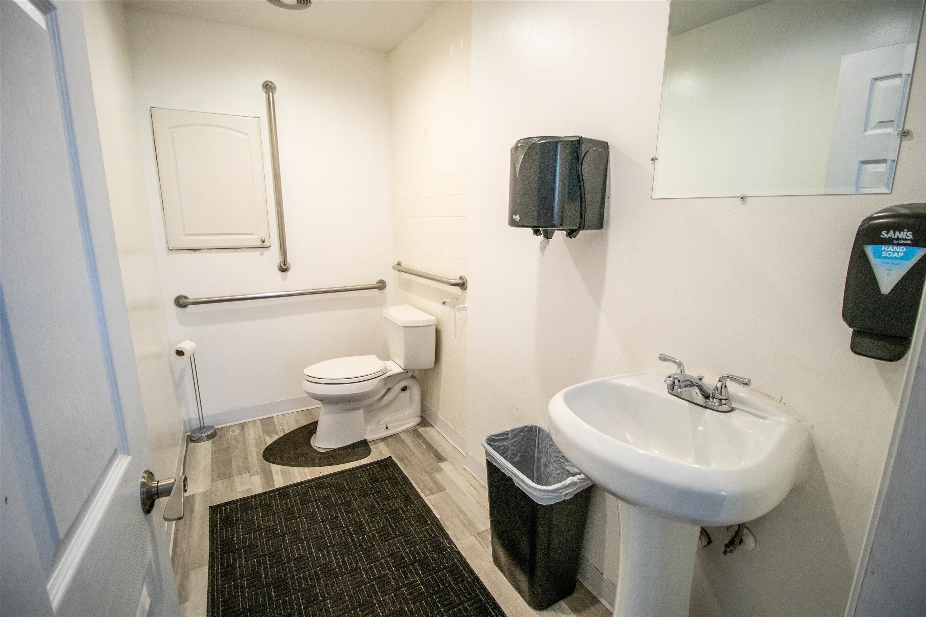10185 N Saginaw Road Property Photo 8