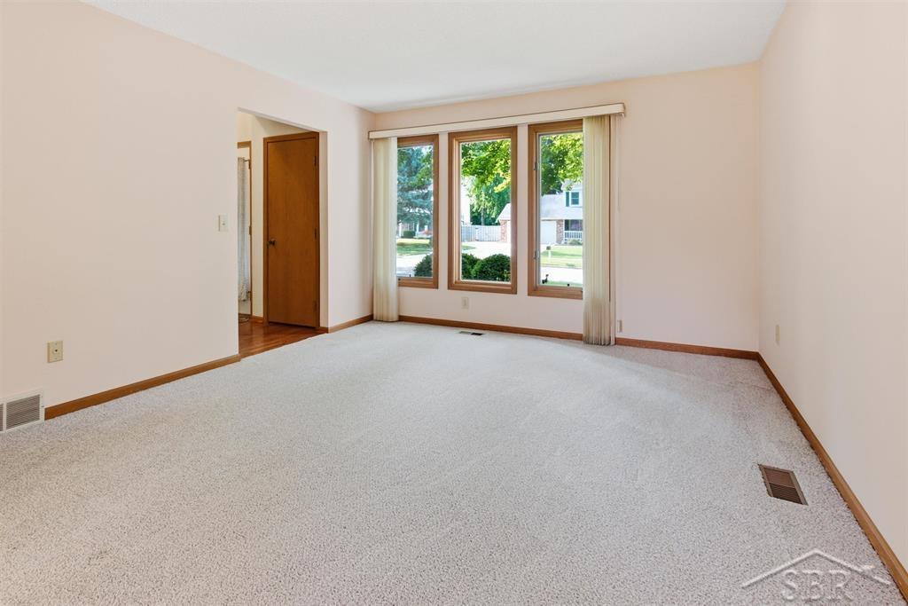 2305 Plymouth Street Property Photo 6