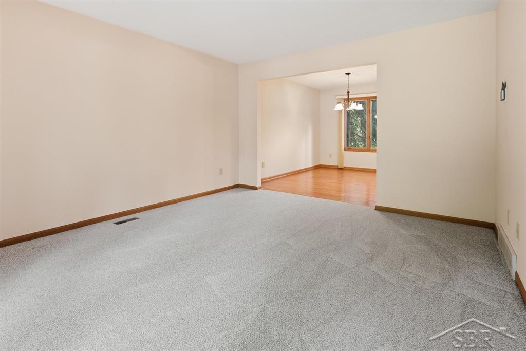 2305 Plymouth Street Property Photo 7