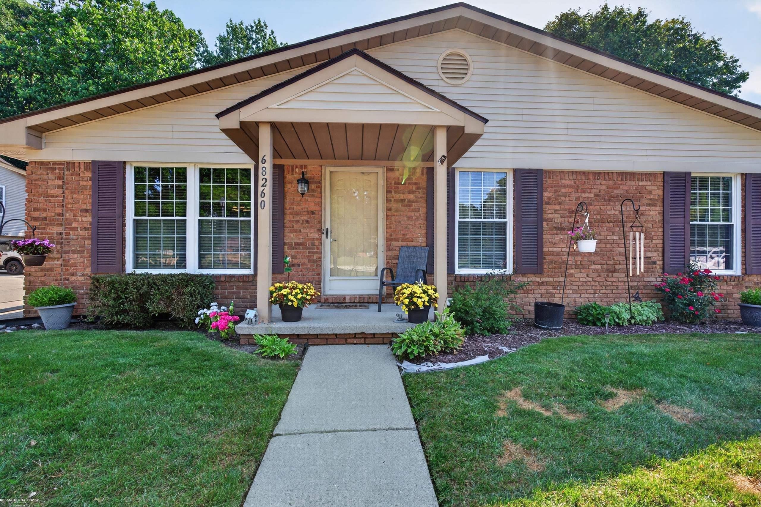 68260 Rosewood Lane Property Photo 1