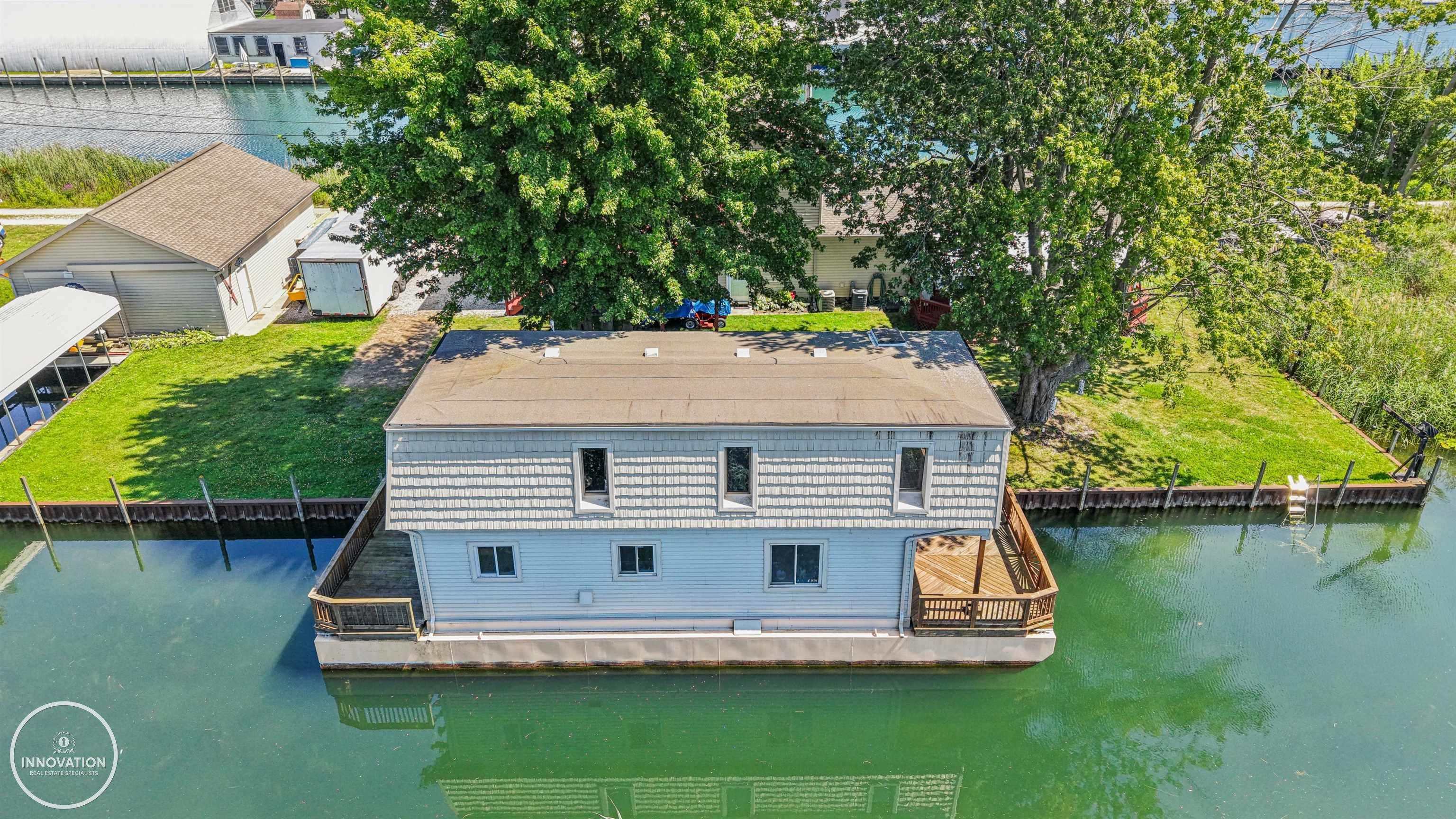 7370 Bedore Highway Property Photo 5