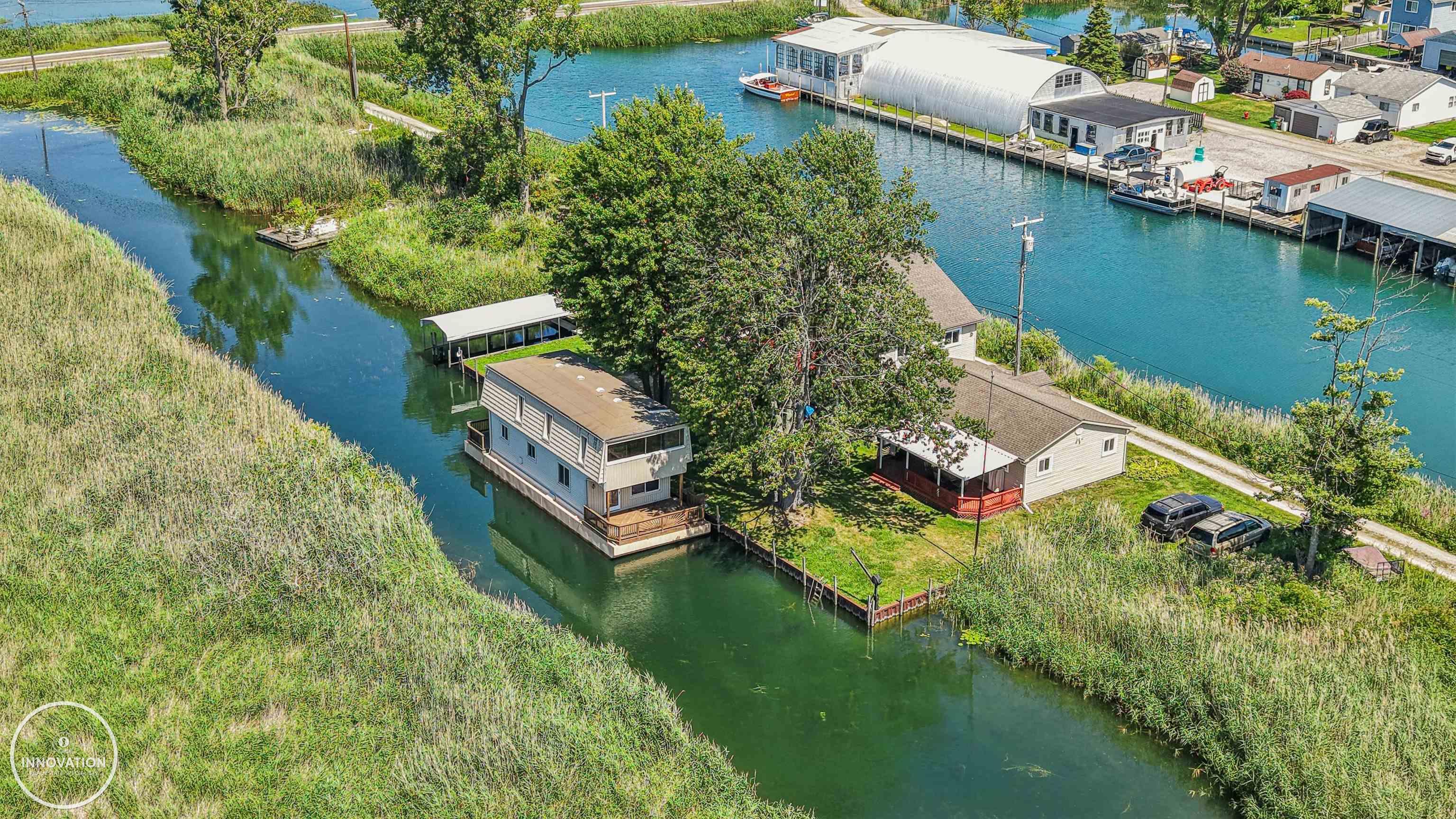 7370 Bedore Highway Property Photo 8